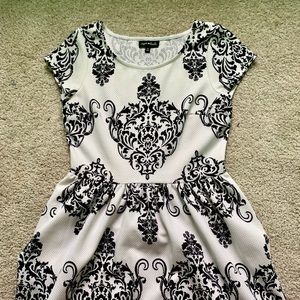 Elegant black and white dress ⭐️